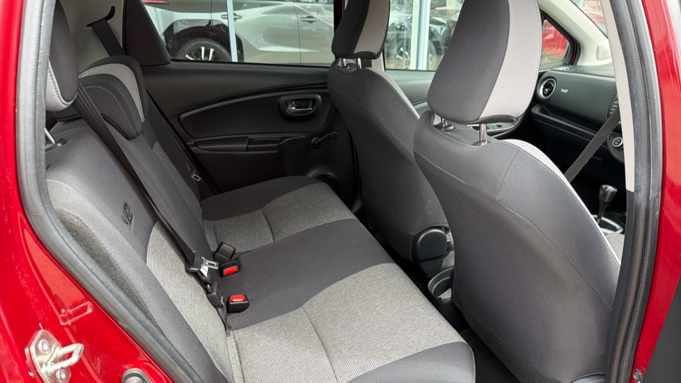 Toyota Yaris 1.5 Hybrid Y20 5dr CVT [Bi-tone] Hybrid Hatchback - Image 8