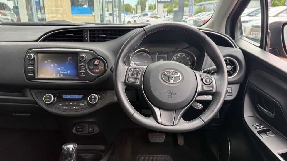 Toyota Yaris 1.5 Hybrid Y20 5dr CVT [Bi-tone] Hybrid Hatchback - Image 10