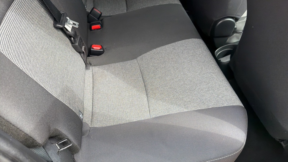 Toyota Yaris 1.5 Hybrid Y20 5dr CVT [Bi-tone] Hybrid Hatchback - Image 17