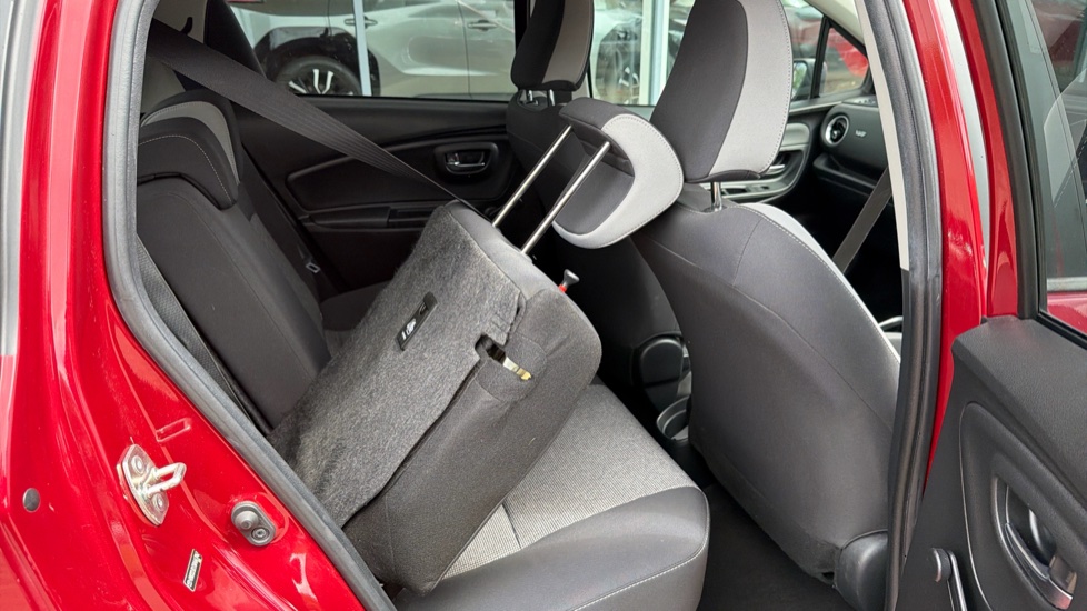 Toyota Yaris 1.5 Hybrid Y20 5dr CVT [Bi-tone] Hybrid Hatchback - Image 18
