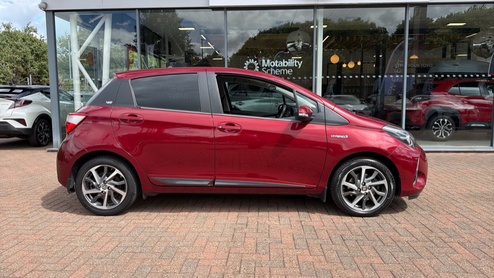 Toyota Yaris 1.5 Hybrid Y20 5dr CVT [Bi-tone] Hybrid Hatchback - Image 23