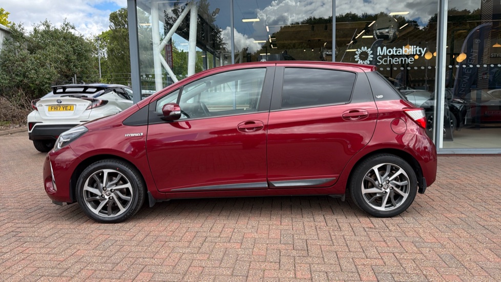 Toyota Yaris 1.5 Hybrid Y20 5dr CVT [Bi-tone] Hybrid Hatchback - Image 24