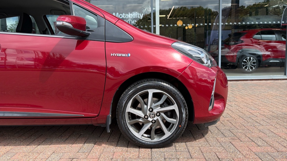 Toyota Yaris 1.5 Hybrid Y20 5dr CVT [Bi-tone] Hybrid Hatchback - Image 25