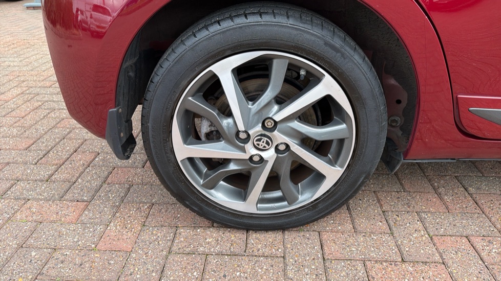 Toyota Yaris 1.5 Hybrid Y20 5dr CVT [Bi-tone] Hybrid Hatchback - Image 40
