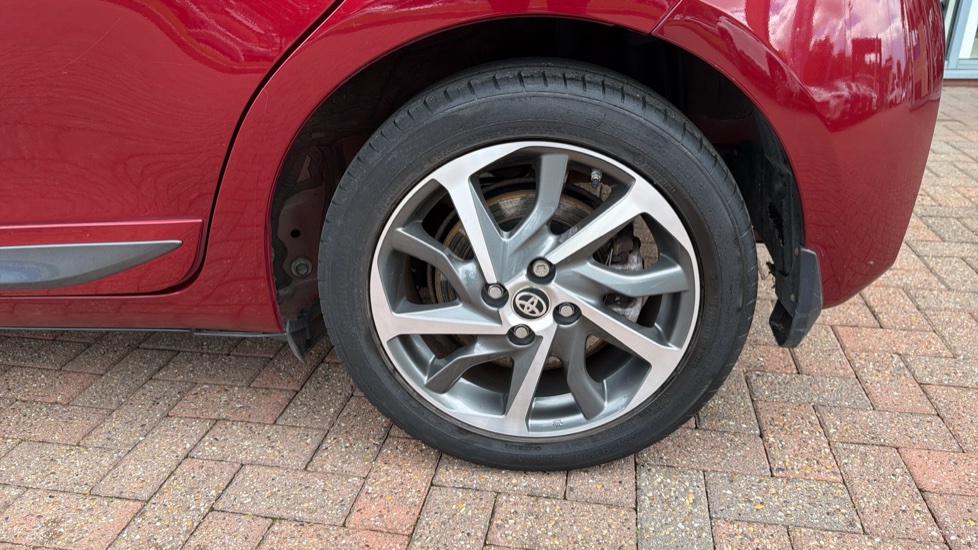 Toyota Yaris 1.5 Hybrid Y20 5dr CVT [Bi-tone] Hybrid Hatchback - Image 42