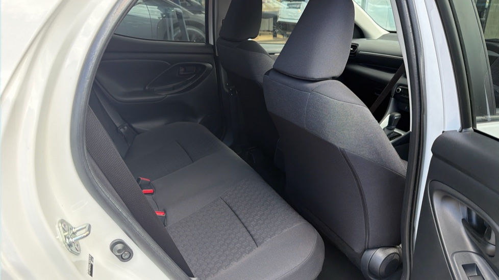 Toyota Yaris 1.5 Hybrid Design 5dr CVT Hybrid Hatchback - Image 8