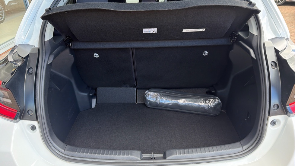 Toyota Yaris 1.5 Hybrid Design 5dr CVT Hybrid Hatchback - Image 13