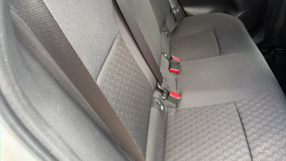 Toyota Yaris 1.5 Hybrid Design 5dr CVT Hybrid Hatchback - Image 14