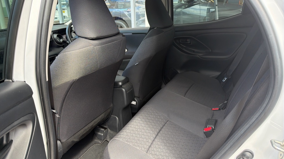 Toyota Yaris 1.5 Hybrid Design 5dr CVT Hybrid Hatchback - Image 15