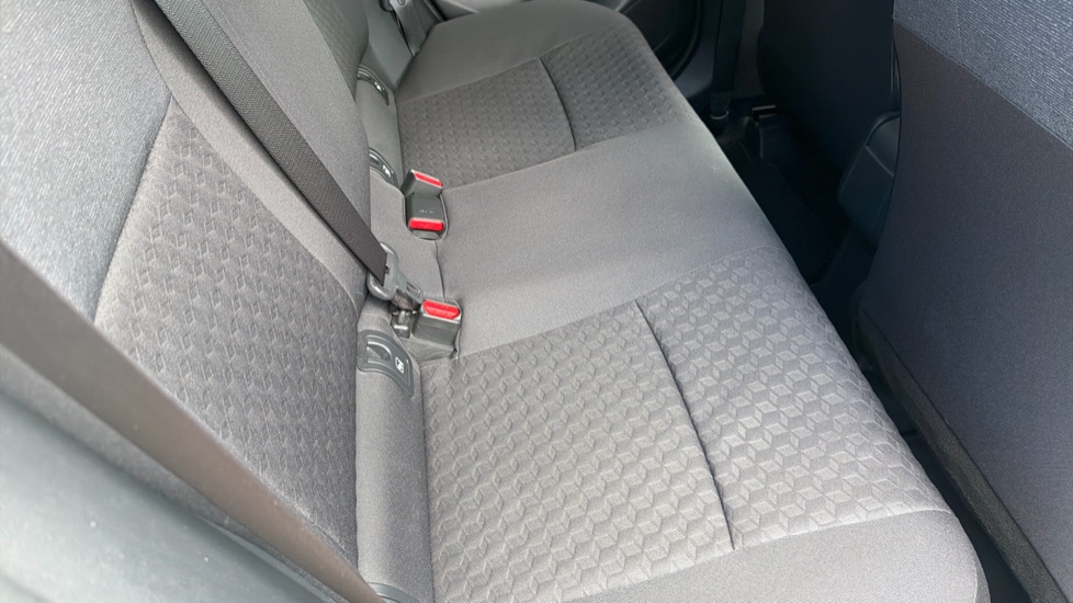 Toyota Yaris 1.5 Hybrid Design 5dr CVT Hybrid Hatchback - Image 17