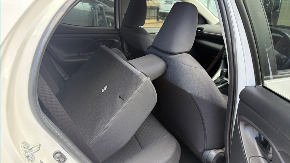 Toyota Yaris 1.5 Hybrid Design 5dr CVT Hybrid Hatchback - Image 18