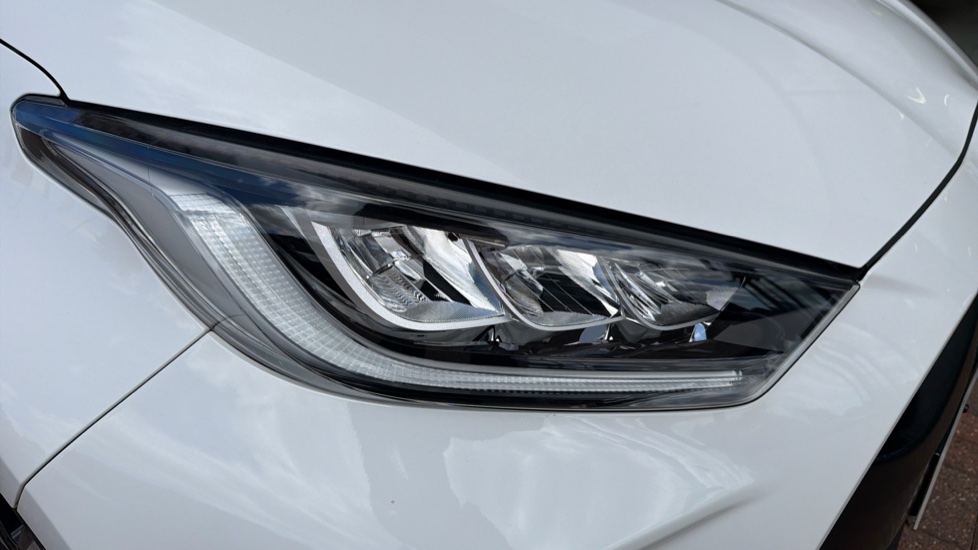 Toyota Yaris 1.5 Hybrid Design 5dr CVT Hybrid Hatchback - Image 20