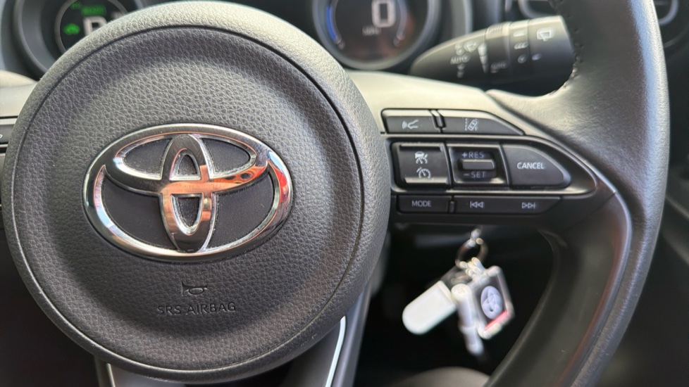 Toyota Yaris 1.5 Hybrid Design 5dr CVT Hybrid Hatchback - Image 37