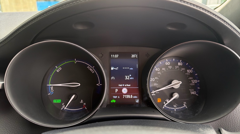 Toyota C-HR 1.8 Hybrid Design 5dr CVT Hybrid Hatchback - Image 11