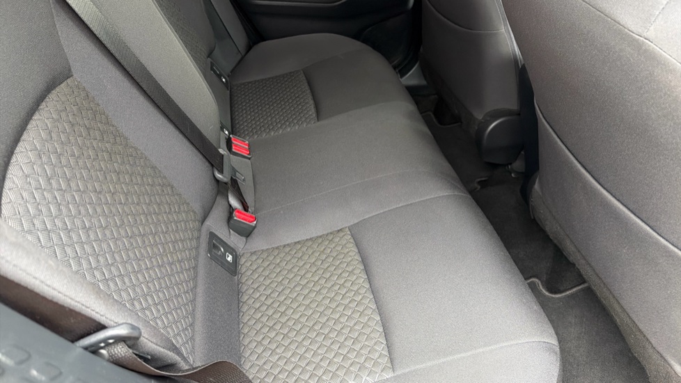Toyota C-HR 1.8 Hybrid Design 5dr CVT Hybrid Hatchback - Image 17