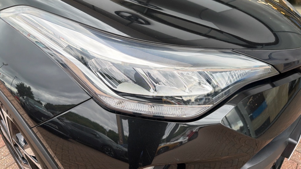 Toyota C-HR 1.8 Hybrid Design 5dr CVT Hybrid Hatchback - Image 20