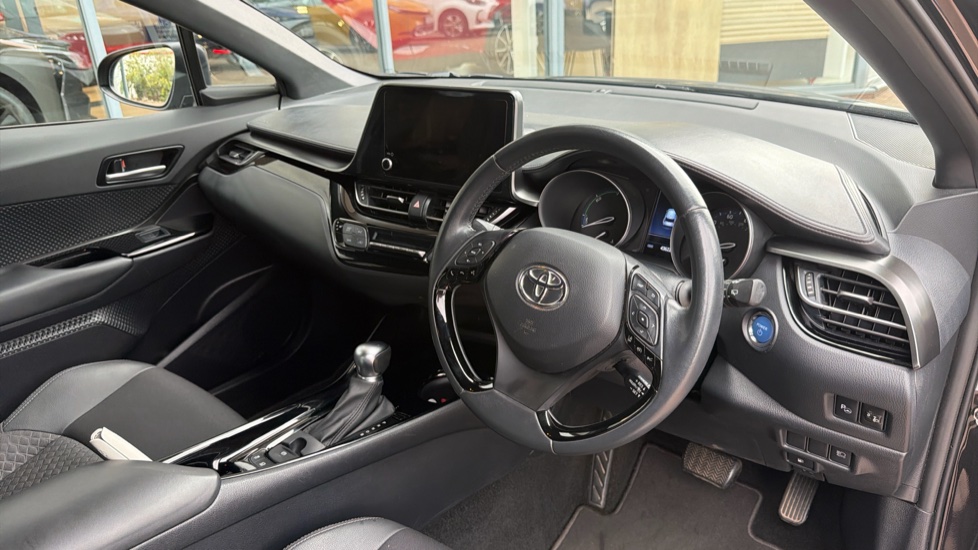 Toyota C-HR 1.8 Hybrid Design 5dr CVT Hybrid Hatchback - Image 34
