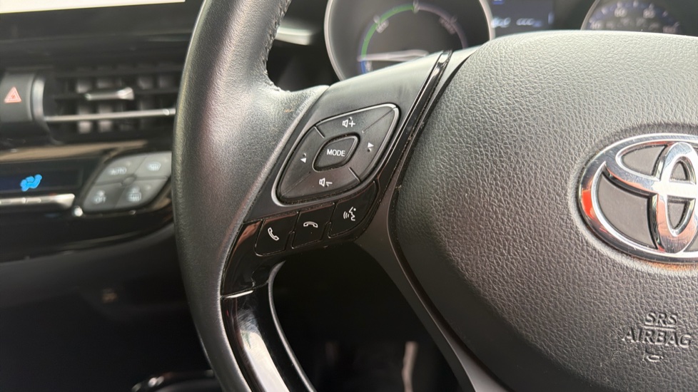 Toyota C-HR 1.8 Hybrid Design 5dr CVT Hybrid Hatchback - Image 36