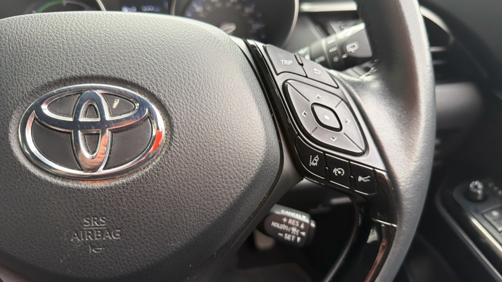 Toyota C-HR 1.8 Hybrid Design 5dr CVT Hybrid Hatchback - Image 37