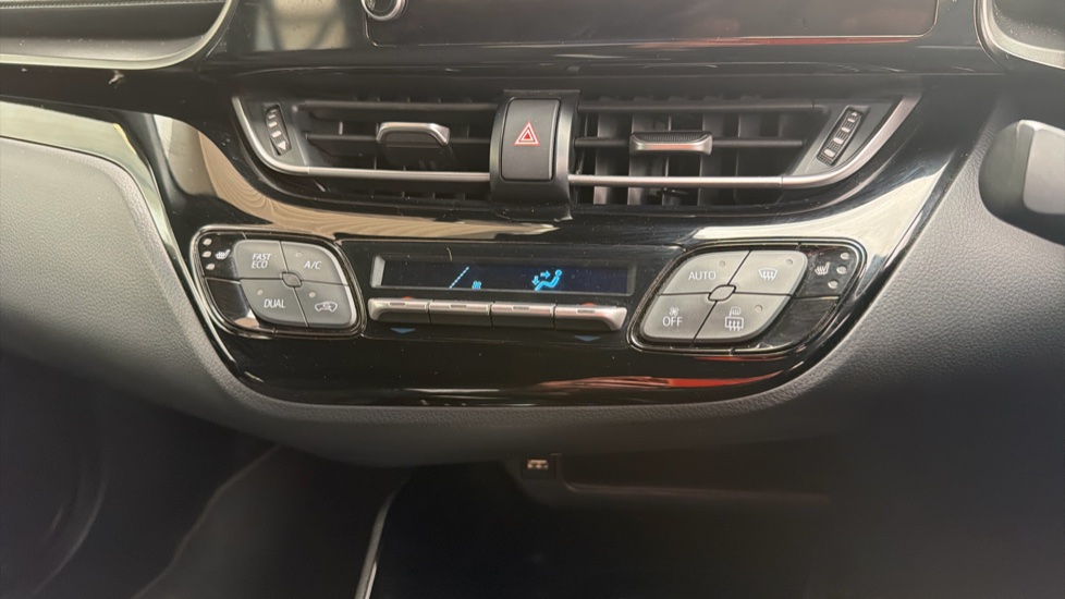 Toyota C-HR 1.8 Hybrid Design 5dr CVT Hybrid Hatchback - Image 38
