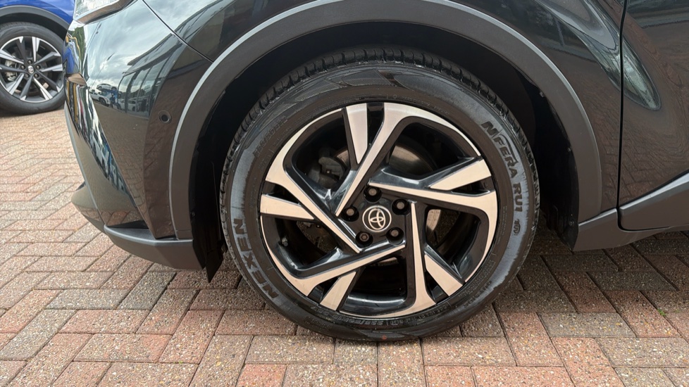 Toyota C-HR 1.8 Hybrid Design 5dr CVT Hybrid Hatchback - Image 42
