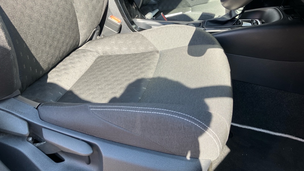 Toyota Corolla 1.8 Hybrid Icon 5dr CVT Hybrid Hatchback - Image 17