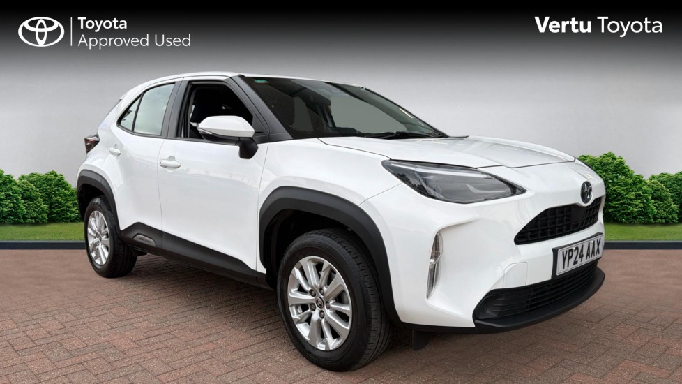 Toyota Yaris Cross 1.5 Hybrid Icon 5dr CVT Hybrid Estate - Image 1
