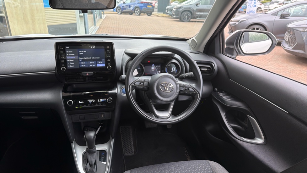 Toyota Yaris Cross 1.5 Hybrid Icon 5dr CVT Hybrid Estate - Image 7