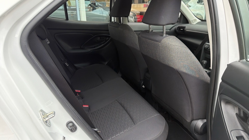 Toyota Yaris Cross 1.5 Hybrid Icon 5dr CVT Hybrid Estate - Image 8