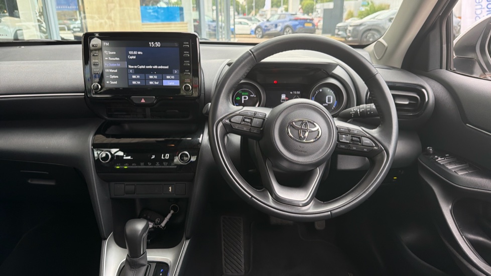 Toyota Yaris Cross 1.5 Hybrid Icon 5dr CVT Hybrid Estate - Image 10