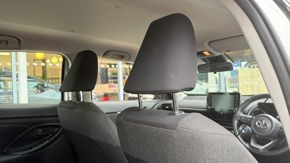 Toyota Yaris Cross 1.5 Hybrid Icon 5dr CVT Hybrid Estate - Image 19