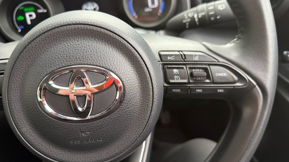 Toyota Yaris Cross 1.5 Hybrid Icon 5dr CVT Hybrid Estate - Image 37