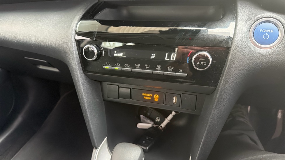 Toyota Yaris Cross 1.5 Hybrid Icon 5dr CVT Hybrid Estate - Image 38