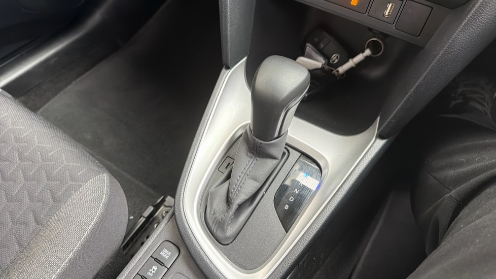 Toyota Yaris Cross 1.5 Hybrid Icon 5dr CVT Hybrid Estate - Image 39
