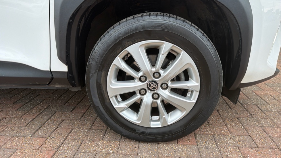 Toyota Yaris Cross 1.5 Hybrid Icon 5dr CVT Hybrid Estate - Image 40