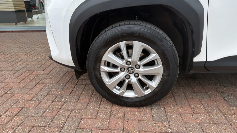 Toyota Yaris Cross 1.5 Hybrid Icon 5dr CVT Hybrid Estate - Image 42