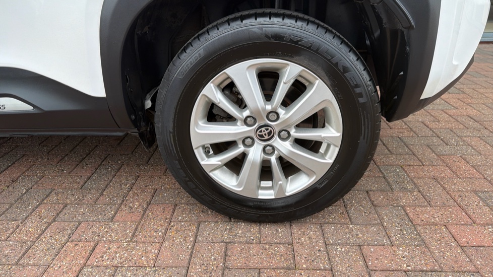 Toyota Yaris Cross 1.5 Hybrid Icon 5dr CVT Hybrid Estate - Image 43
