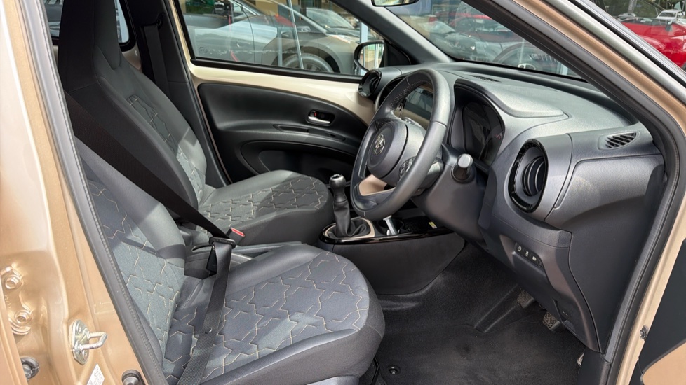 Toyota Aygo X 1.0 VVT-i Exclusive 5dr Petrol Hatchback - Image 12