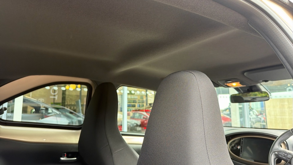 Toyota Aygo X 1.0 VVT-i Exclusive 5dr Petrol Hatchback - Image 19