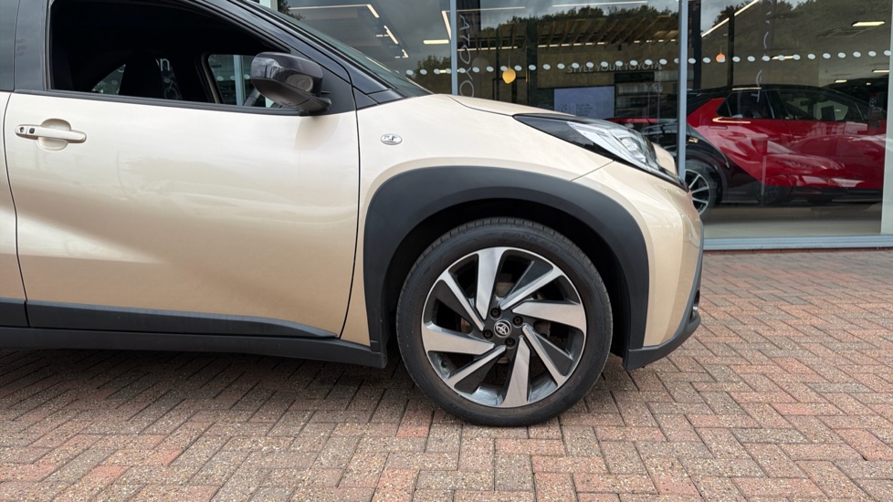 Toyota Aygo X 1.0 VVT-i Exclusive 5dr Petrol Hatchback - Image 25