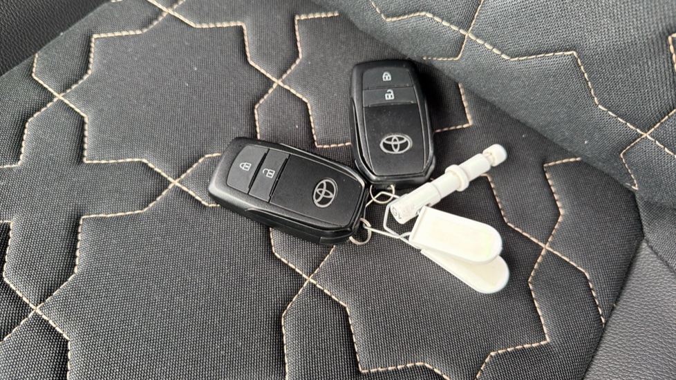 Toyota Aygo X 1.0 VVT-i Exclusive 5dr Petrol Hatchback - Image 28