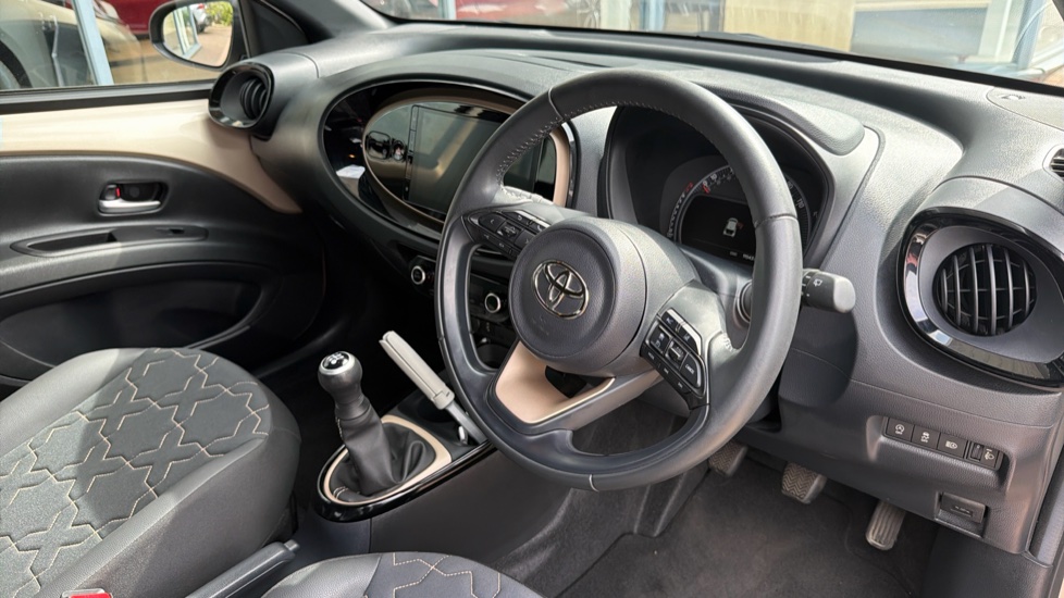 Toyota Aygo X 1.0 VVT-i Exclusive 5dr Petrol Hatchback - Image 34