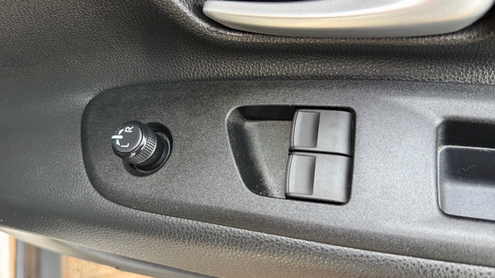 Toyota Aygo X 1.0 VVT-i Exclusive 5dr Petrol Hatchback - Image 35