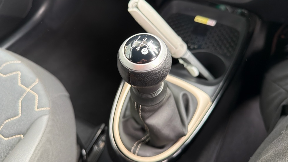 Toyota Aygo X 1.0 VVT-i Exclusive 5dr Petrol Hatchback - Image 39