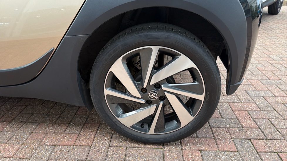 Toyota Aygo X 1.0 VVT-i Exclusive 5dr Petrol Hatchback - Image 43