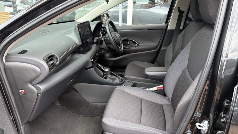 Toyota Yaris 1.5 Hybrid Design 5dr CVT Hybrid Hatchback - Image 5