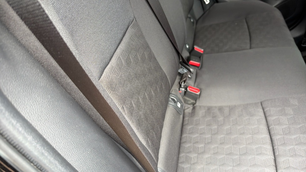 Toyota Yaris 1.5 Hybrid Design 5dr CVT Hybrid Hatchback - Image 14