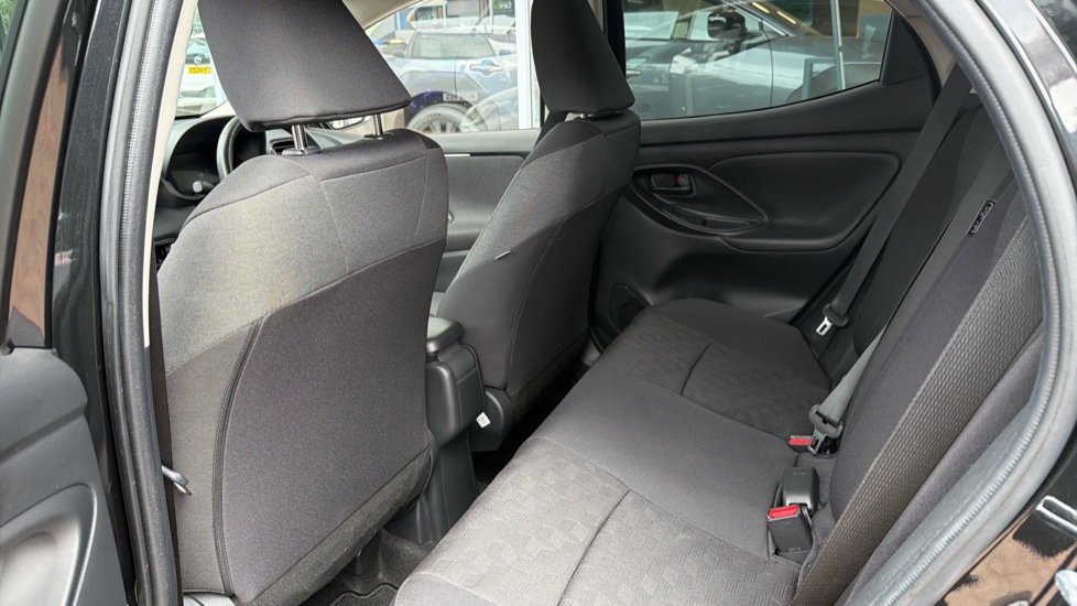Toyota Yaris 1.5 Hybrid Design 5dr CVT Hybrid Hatchback - Image 15