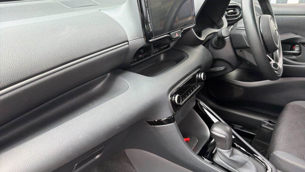 Toyota Yaris 1.5 Hybrid Design 5dr CVT Hybrid Hatchback - Image 16