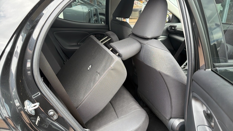 Toyota Yaris 1.5 Hybrid Design 5dr CVT Hybrid Hatchback - Image 18